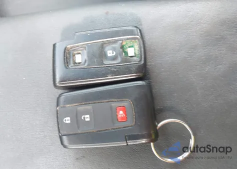 2008 Toyota Prius z USA, uszkodzony, nr VIN JTDKB20U783396875